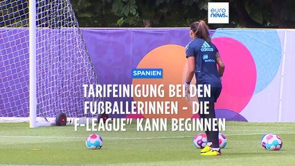 Скачать видео: Es gibt mehr Geld: Spaniens Weltmeisterinnen spielen wieder Fußball