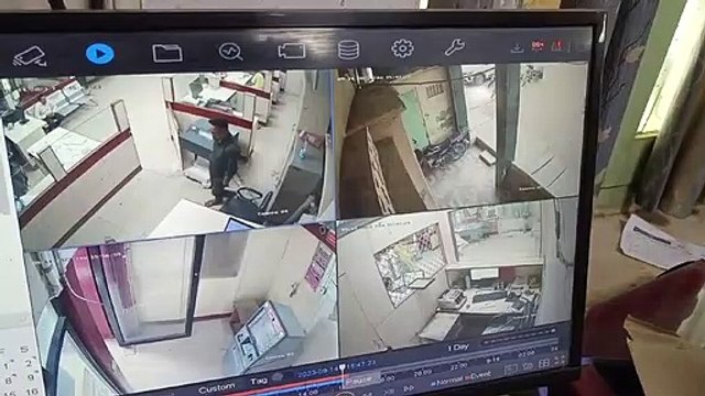 अलवर गढ़ी सवाईराम के पीएनबी बैंक में हुई लूट, देखें वीडियो