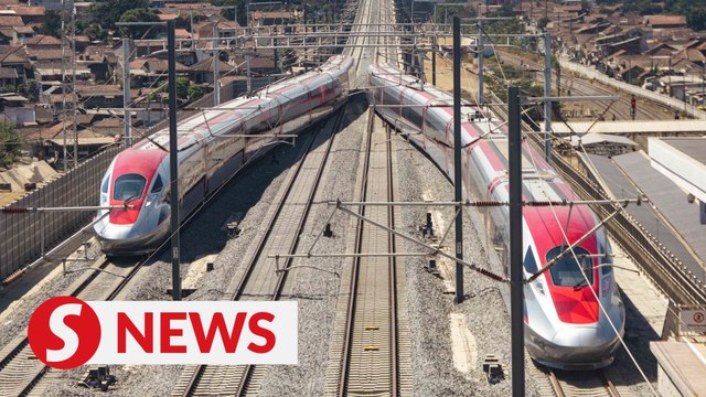 Indonesian president takes ride on Jakarta-Bandung High-Speed Railway