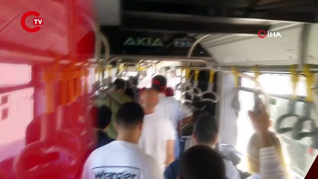 Yeni alınan metrobüs arıza yaptı, yolcular yürümek zorunda kaldı