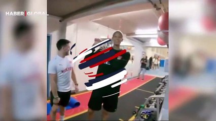 Melissa Vargas'ın eğlenceli anlarını sosyal medyadan paylaştı: "Barbie kız değil harbi kız"