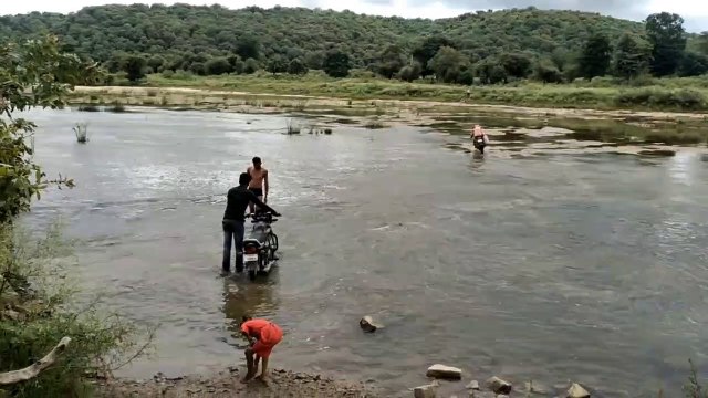 शाहाबाद इलाके के पाटन गांव की व्यथा : सडक़, पुलिया, बिजली की सुविधाओं को तरस रहे लोग