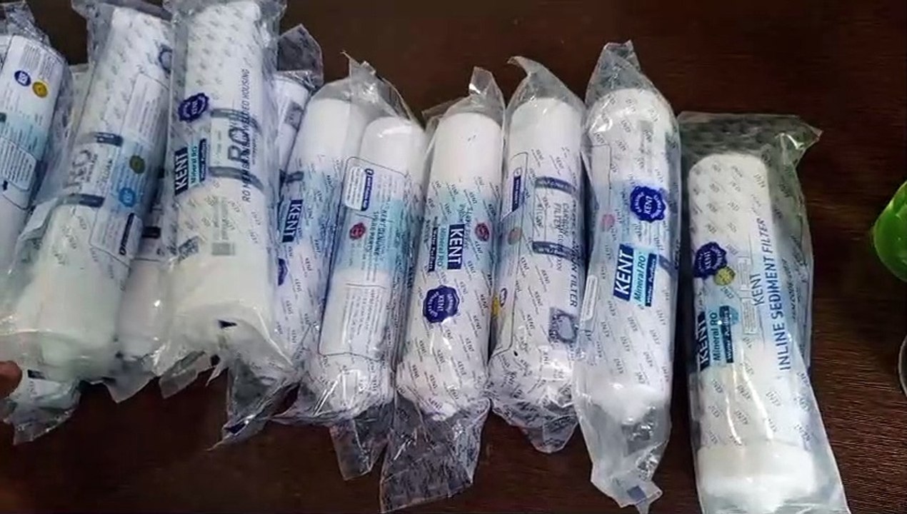 4 दुकानों पर की गई छापामार कार्रवाई, 32 नकली फि...