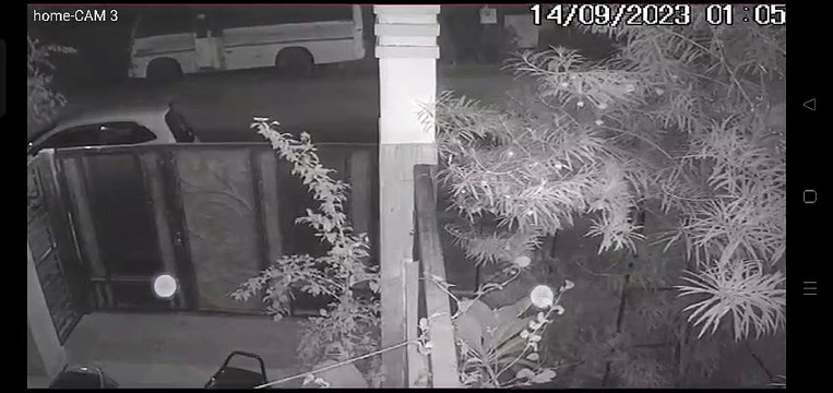 लाठी-डंडे से लैस बदमाशों ने एक दर्जन से ज्यादा गाड़ियों के शीशे तोड़े, घरों पर फेंके पत्थर, एक घंटे बाद पहुंची पुलिस