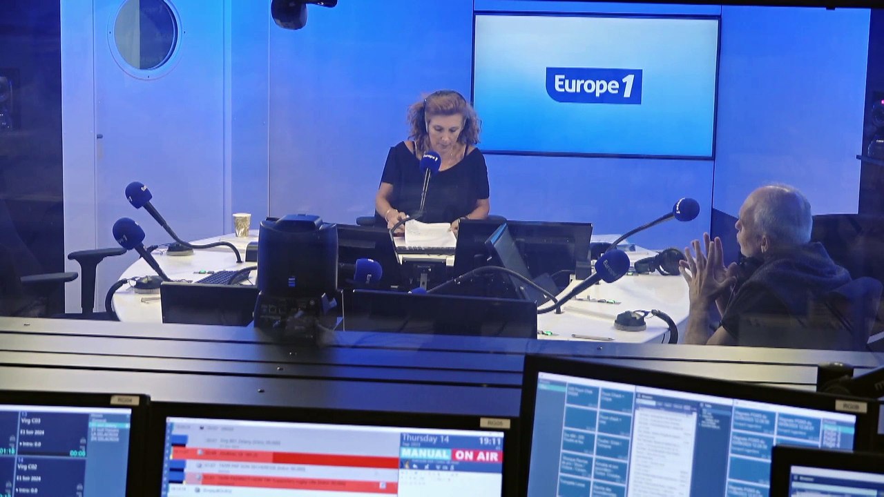 Coupe du monde de rugby : avant France-Uruguay, le trophée Webb-Ellis présenté au public lillois