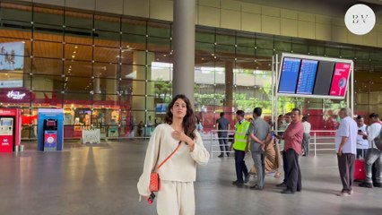 Janhvi Kapoor Aur Karisma Kapoor: Airport Par Glamour Ki Bauchaar