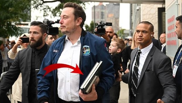 Cumhurbaşkanı Erdoğan, kendisini ziyaret eden Elon Musk'a 2 kitap birden hediye etti