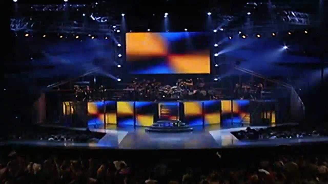 JENNIFER LOPEZ — band introductions ● JENNIFER LOPEZ IN CONCERT: “LET'S GET LOUD” | (2000)