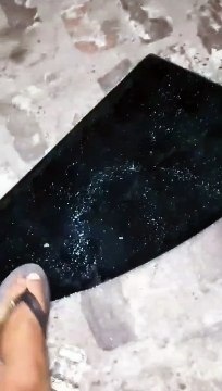 VÍDEO: Ladrões quebram carro e roubam objeto em Salvador