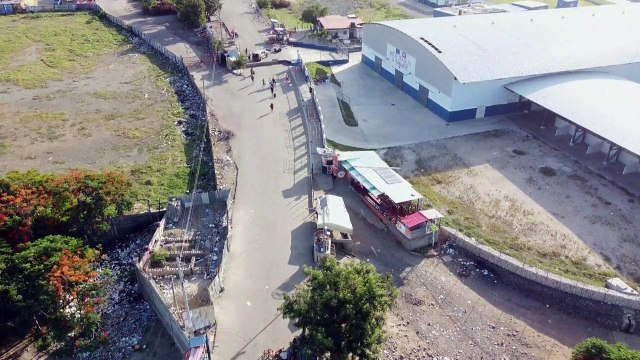 Dominicana cierra frontera con Haití en represalia por obra en río común