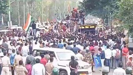 इंदौर:हजारों ट्रेक्टर लेकर सड़क पर उतरा किसान,जंगी प्रदर्शन से प्रशासन की सांसे फूली