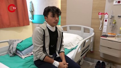ÜZERİNE YILDIRIM DÜŞEN GENCİN BOYNUNDAKİ KOLYE PARÇALANDI; BULUNDUĞU BÖLGE YANDI