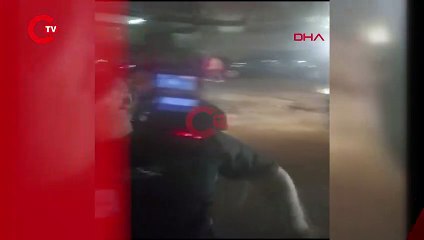 Avcılar'da yolunu kestiği İETT otobüsünü tekmeledi