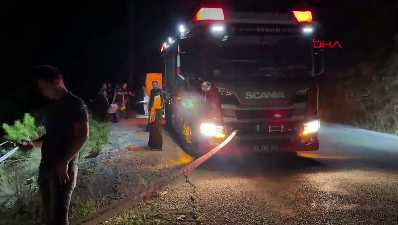 Alanya'da Uçuruma Yuvarlanan Araçta Boğazı Kesilmiş Ceset Bulundu