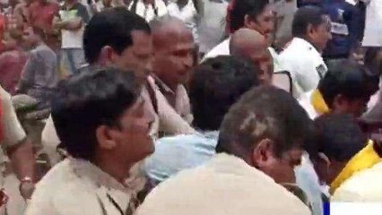 శ్రీకాకుళం జిల్లా: పలాసలో ఉద్రిక్తత