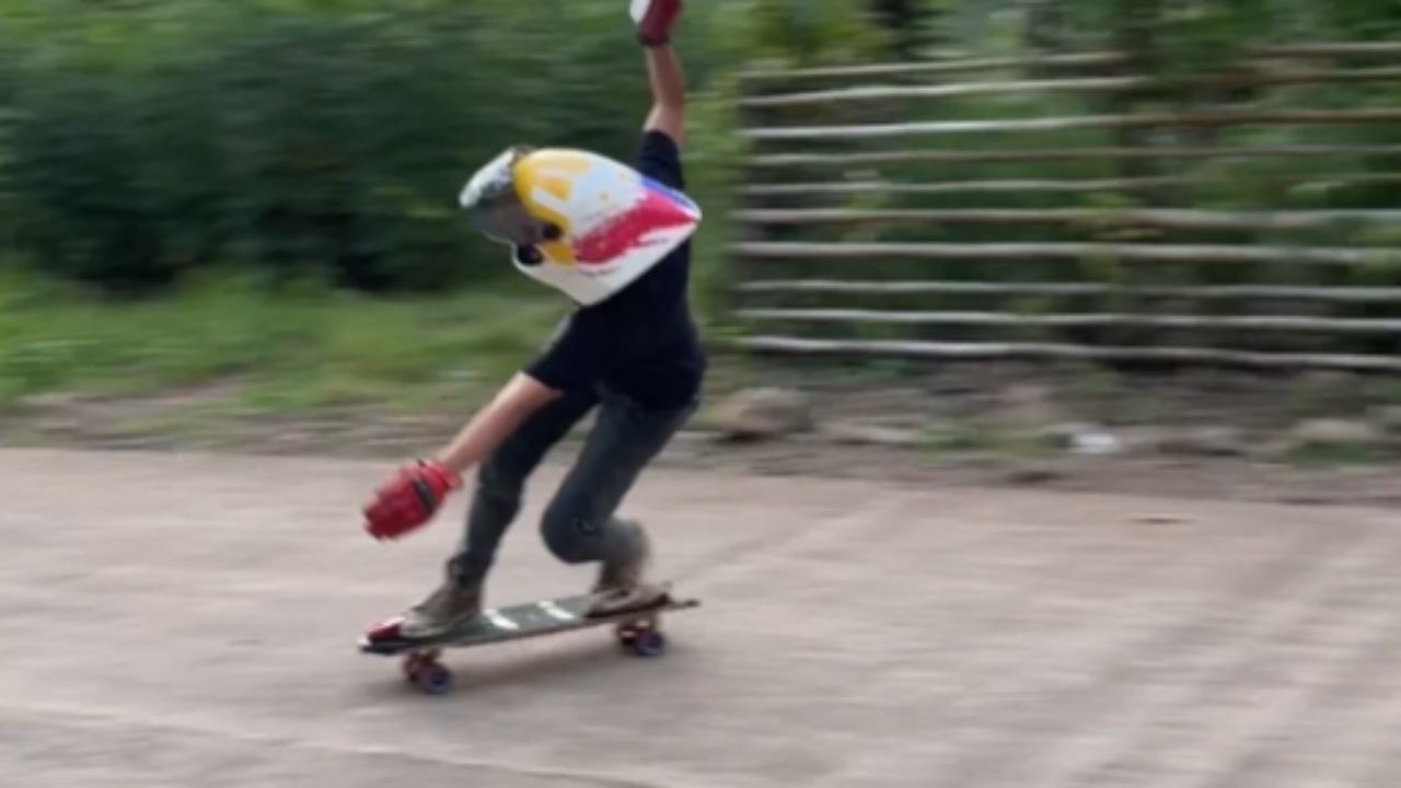 Skateboarder finds himself in a ditch trying to do a skateboarding stunt *Hilarious Fail*