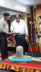 Sadguru Aniruddha Bapu, Param Pujya Nandai & Suchitdada offering Bilwapatra to Valukeshwar Lingam