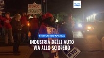 Sciopero generale negli Stati Uniti, i lavoratori del settore automobilistico protestano