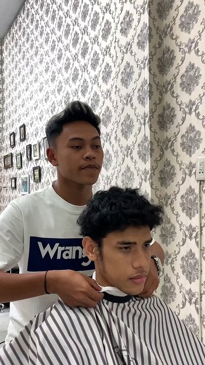 Side part hairstyle