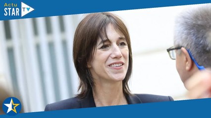 Charlotte Gainsbourg et Yvan Attal  Ce déjeuner de famille dans un endroit raffiné parisien, leur