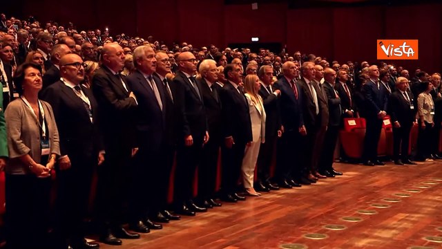 Meloni, La Russa, Tajani e Bonomi cantano l'Inno di Mameli all'assemblea di Confindustria