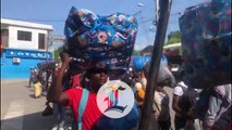 Horas antes del cierre de la frontera, decenas de haitianos regresan voluntariamente a su país