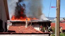 Bolu'da Kadın, Kendi Evini Benzinle Yakarak Sinir Krizi Geçirdi