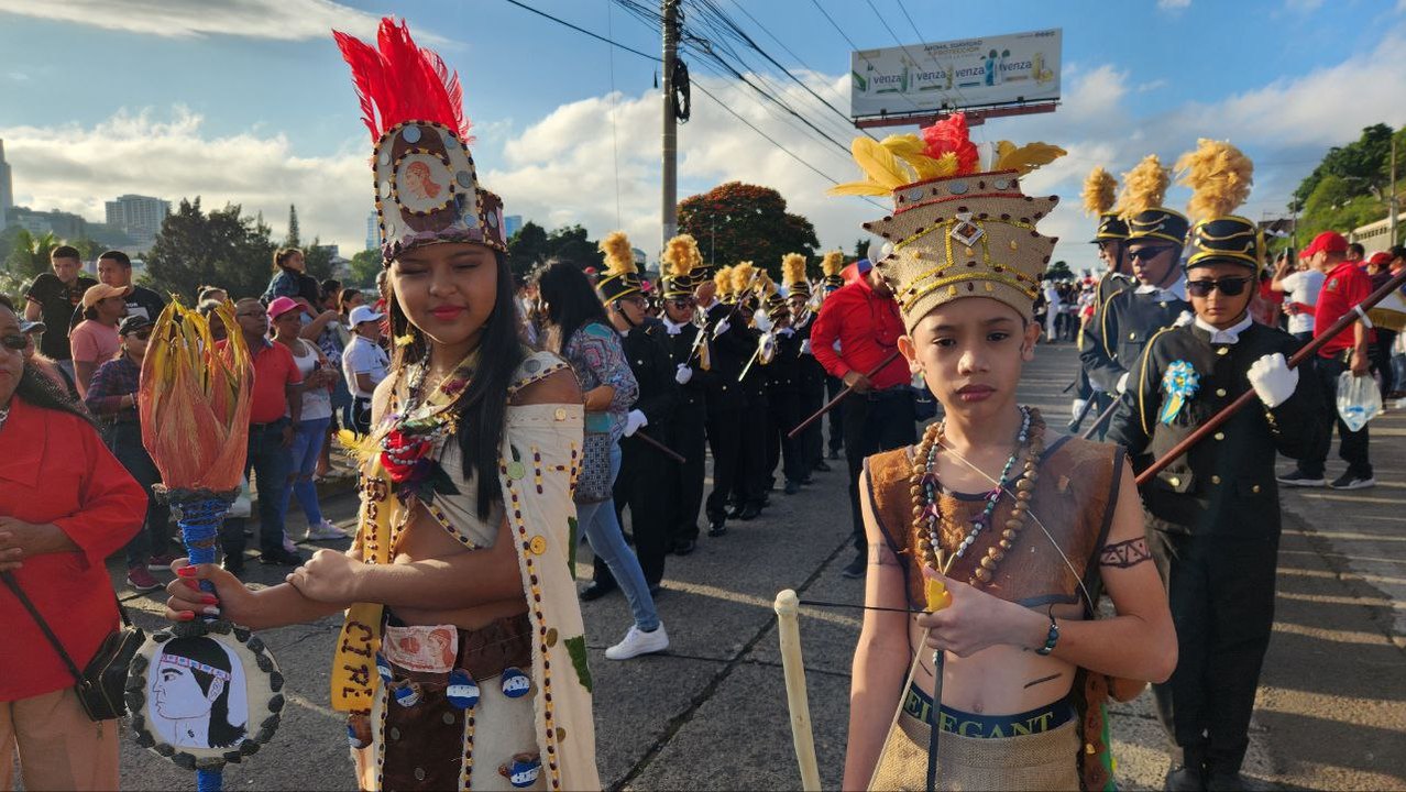 Fiestas Patrias - Inicia conmemoración del 202 aniversario de independencia