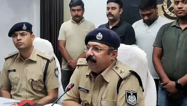 भिंड में डिलीवरी से पूर्व 8 कट्टे, 2 पिस्टल, 10 राउंड जब्त