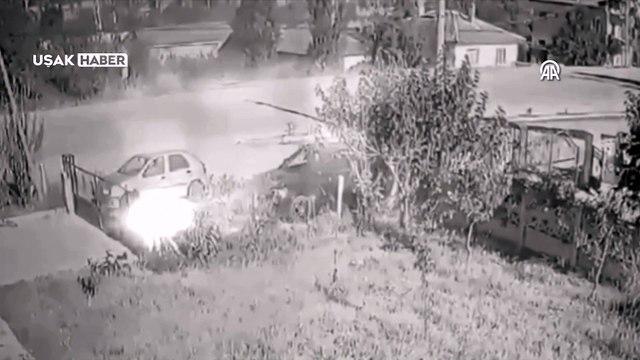 Uşak'ta otomobilin takla atması sonucu sürücünün öldüğü kaza güvenlik kamerasında