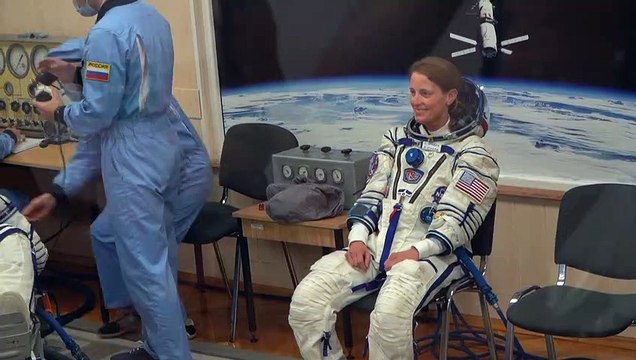 Cohete Soyuz llega a la ISS con dos rusos y una estadounidense a bordo