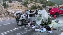 Antalya'da yolcu otobüsü ile otomobil kafa kafaya çarpıştı: 1 ölü, 5 yaralı