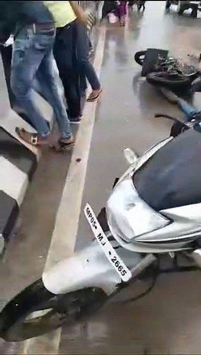 नए ओवर ब्रिज से गिरा बाइक सवार, मौत