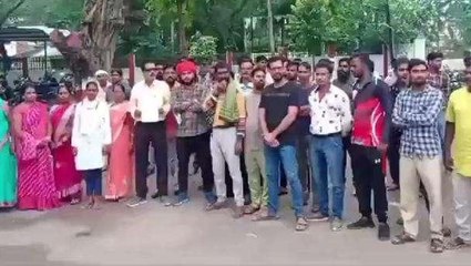 नरसिंहपुर: सफाई कर्मचारी के साथ हुई मारपीट, मचा बवाल