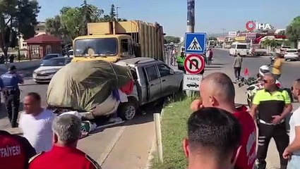 Çöp kamyonu, kamyonete çarptı: 4 ölü, 2 yaralı