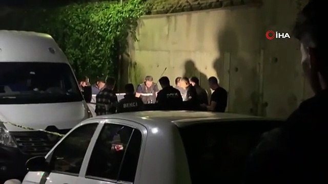 Eve gelen eski koca ortalığı kana buladı: Kadını bıçakla yaraladı, sevgilisini öldürdü