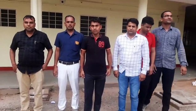 एसीबी ने 10 हजार रुपए की रिश्वत लेते दबोचा पुलिस कांस्टेबल
