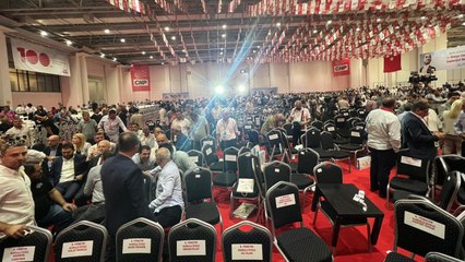 CHP İzmir İl Kongresinde kavga çıktı