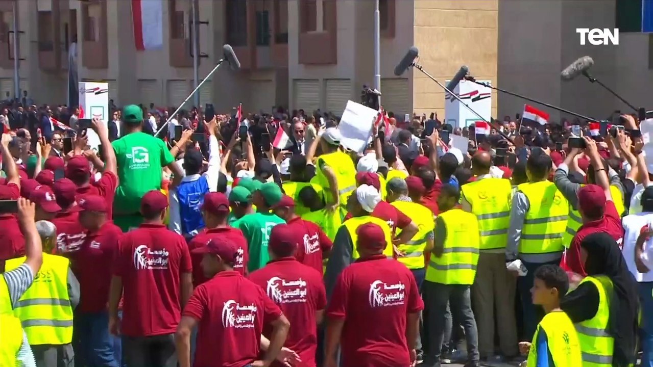 السيسي للشباب المتطوعين بني سويف: رغم كل الظروف الصعبة ماحدش هيقدر يوقفنا عن  تغيير حياة أهالينا