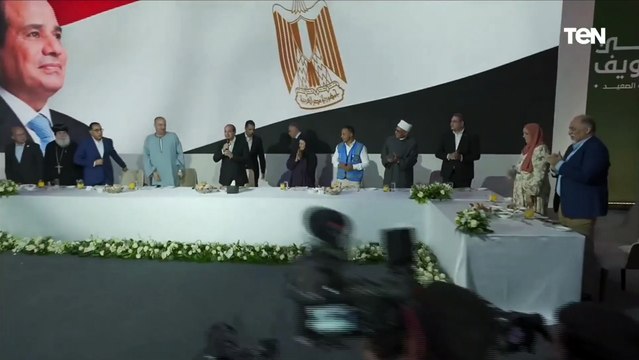 الرئيس السيسي يستهل زيارته لمحافظة بني سويف بالوقوف دقيقة حداد على أرواح ضحايا إعصار ليبيا