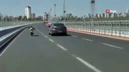 Köprüde skandal ötesi görüntüler! Motosiklet sürücülerine ibret olsun