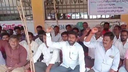 మెదక్: 157 మంది ఔట్ సోర్సింగ్ కార్మికుల సమ్మె