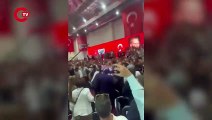 CHP İzmir Kongresi'nde kavga: Sandalyeler havada uçuştu!