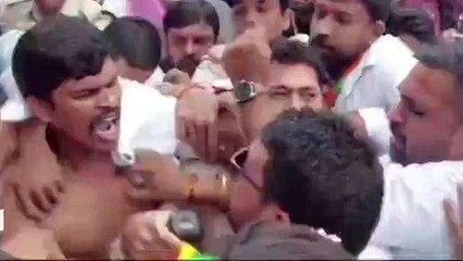 कांग्रेस कार्यालय के सामने दो पार्टियों के कार्यकर्ताओं में हुई झड़प- जानिए पूरा मामला