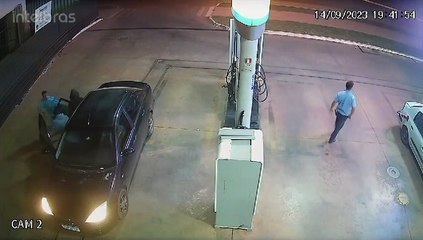 Câmeras de segurança de posto de combustível no Noroeste registram a chegada dos assaltantes