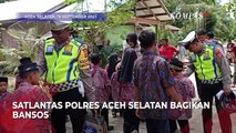 Peduli Sesama, Satlantas Polres Aceh Selatan Bagikan Bansos ke Warga