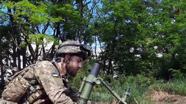 Horrible! Ukraine brutally killed Russian on close combat in trenches soledar #05.