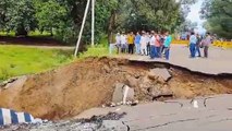 बाढ़ ग्रस्त क्षेत्रों में पहुंंचे मंत्री कावरे, पीडि़तों से की चर्चा