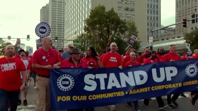 États-Unis : les ouvriers de l'automobile mettent la pression aux patrons du big three