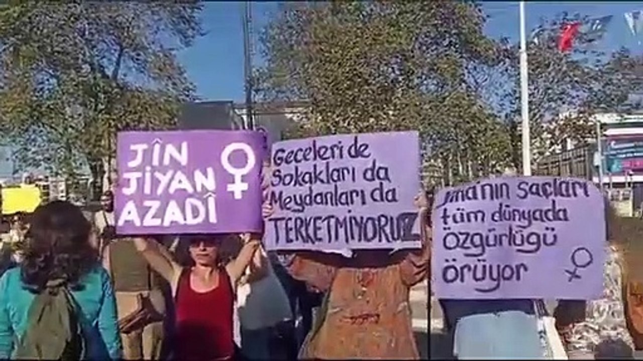 Kadınlar Mahsa Amini için bir arada: İran’daki molla rejimiyle Türkiye’deki saray rejimi... Hayatımızı koca bir hapishaneye çevirmeye çalışıyorlar